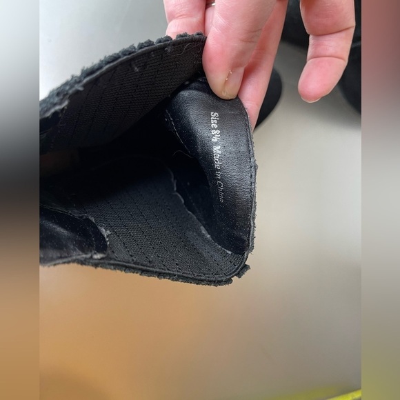 Dolce Vita Size 8.5 Black Suede Pull On Booties Boots Leather - Picture 5 of 7